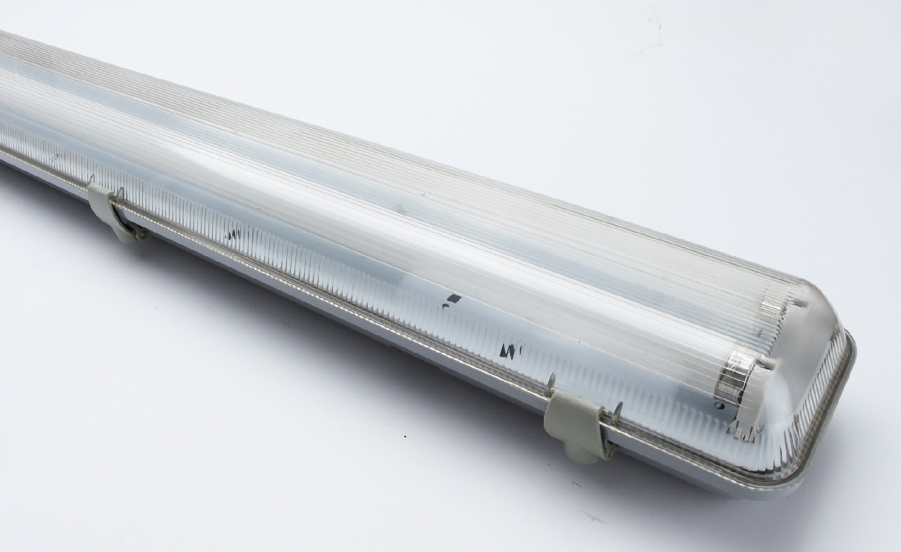 为什么食品厂需要使用LED净化三防灯？